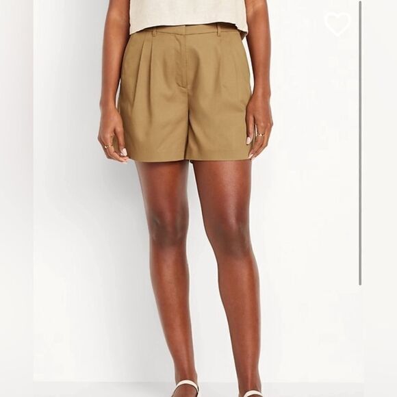 🆕 OLD NAVY | Extra High Waisted Taylor Trouser Shorts Size Small Clifftop Khaki - Picture 2 of 6